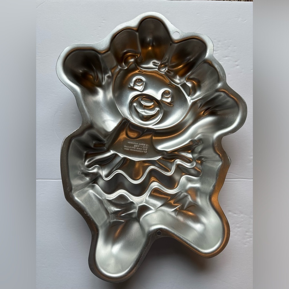 Wilton Ballerina Dancing Bear Cake Pan 2105-1028 Approx 11” x 15” x 2” - Picture 3 of 5